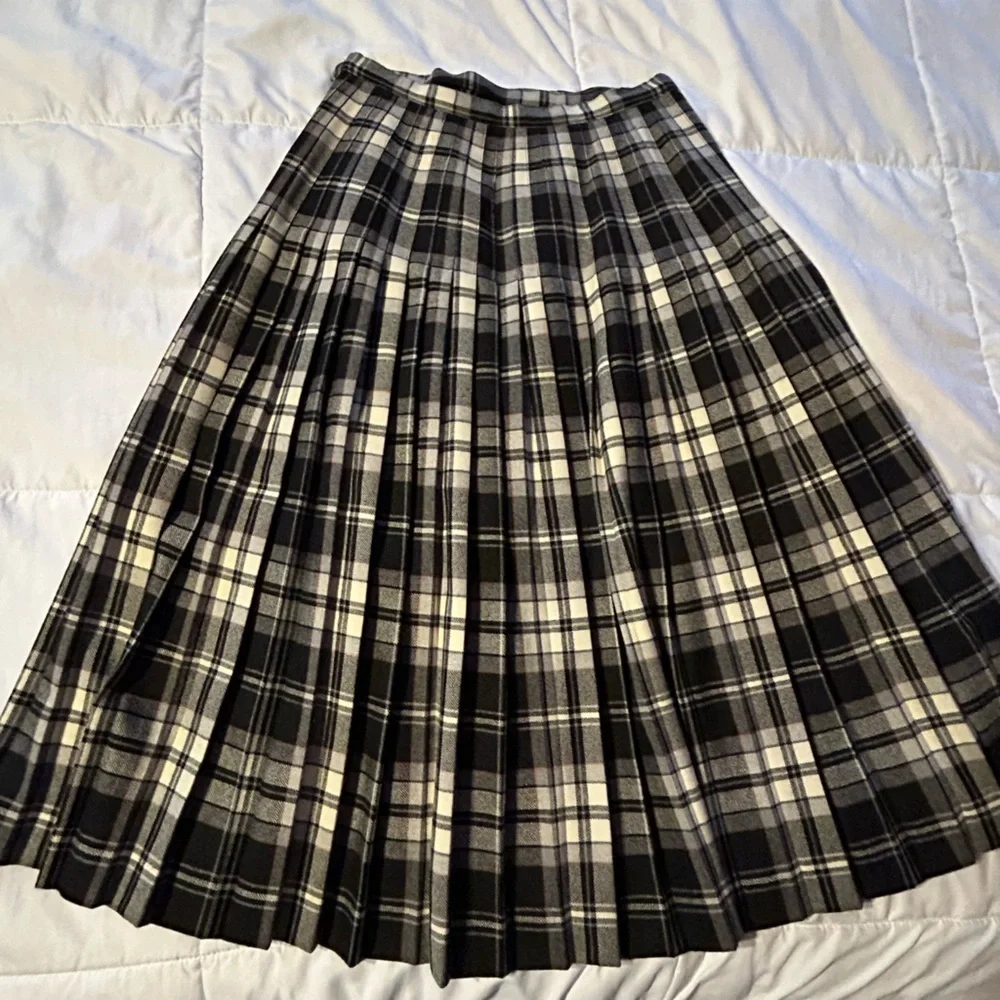 Aljean of Canada 70's  Vintage PLAID Kilt Pleated Wool Midi Blanket Skirt